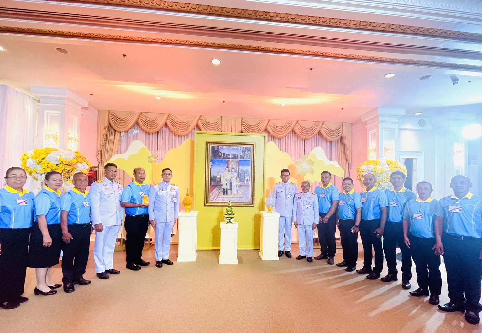 พ่อเมืองสุราษฎร์ฯ นำทีมประธานหมู่บ้าน/ชุมชม ร่วมงานมหกรรมกองทุนแม่ของแผ่นดิน ประจำปี 2568 (ก้าวสู่ทศวรรษที่ 3 อ้อมกอดของแม่)