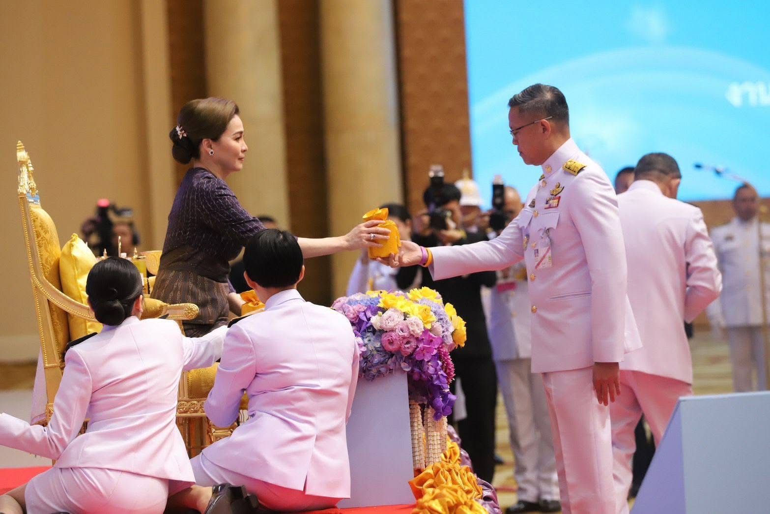 พ่อเมืองสุราษฎร์ฯ นำทีมประธานหมู่บ้าน/ชุมชม ร่วมงานมหกรรมกองทุนแม่ของแผ่นดิน ประจำปี 2568 (ก้าวสู่ทศวรรษที่ 3 อ้อมกอดของแม่)