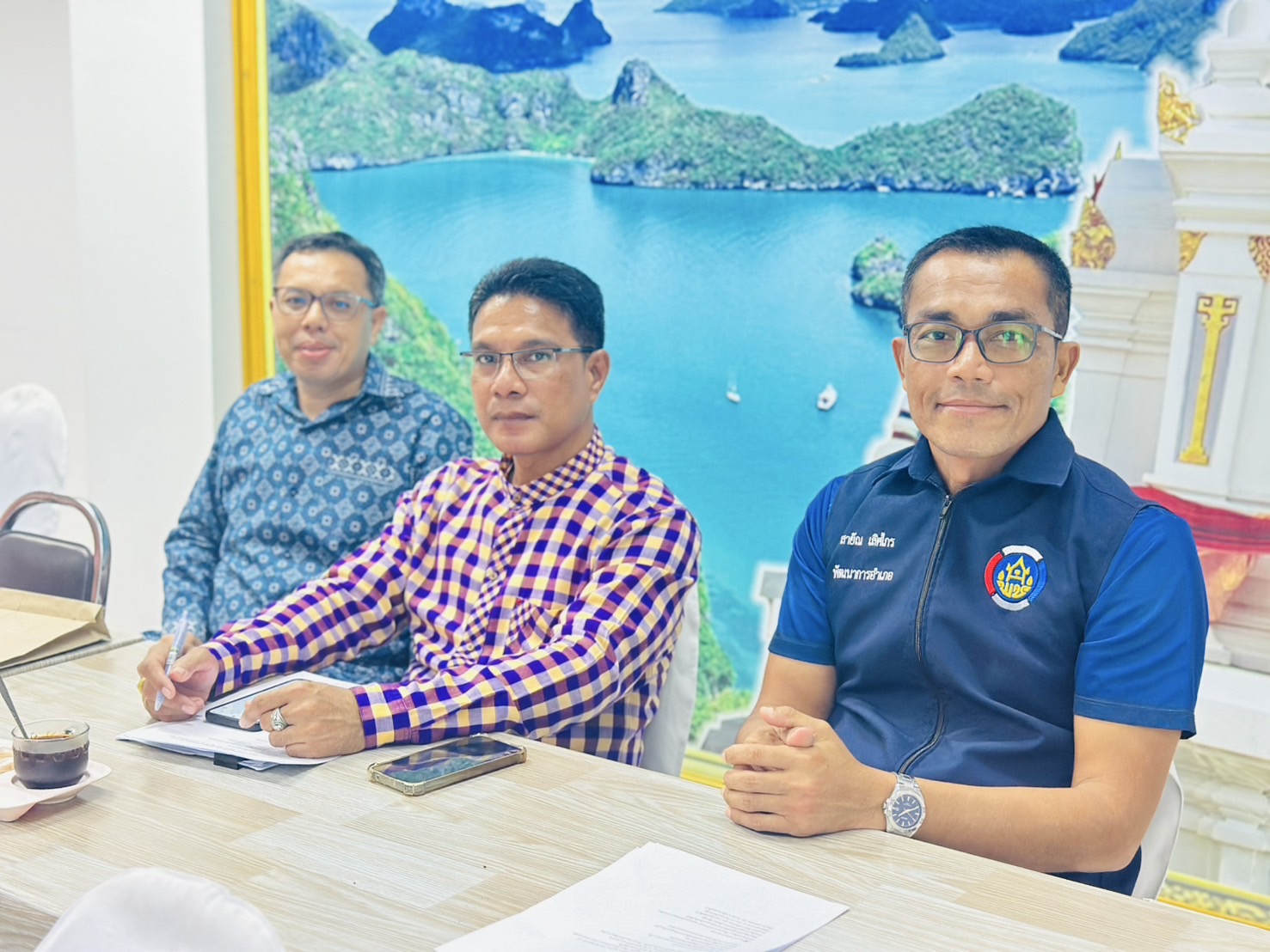 📌พช.สุราษฎร์ธานี ประชุมคณะทำงานเพื่อถอดบทเรียนโครงการ คลินิก “พช.” สุราษฎร์ฯ สร้างสุขชุมชน จังหวัดสุราษฎร์ธานี (Rebrand – IPA)